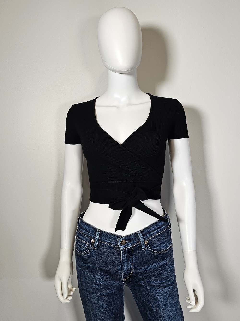 Little Moon Black Wrap Tie-Front Crop Top Sz XS
